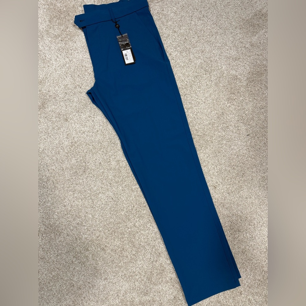 Greyson Montauk Trouser
Color: Sea Turtle